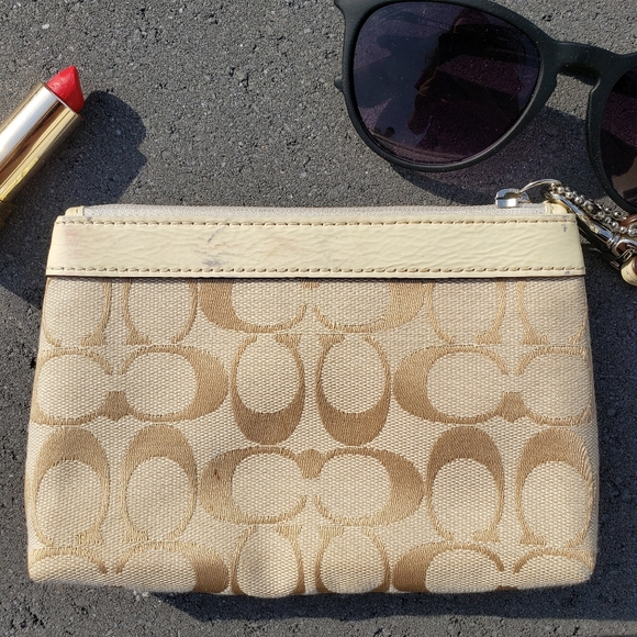 Coach Pleated Wristlet Tan White Cream Patent Leather Monogram Canvas Fabric - Picture 2 of 3